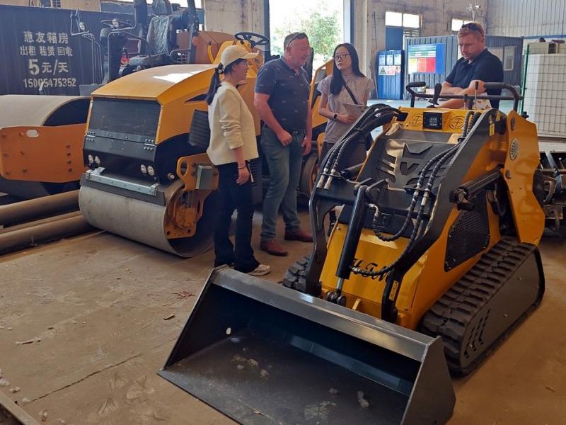 國外客戶來我廠體驗考察并簽下代理權(quán)