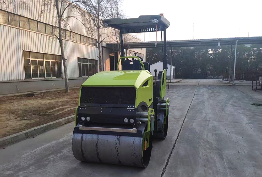 新款3噸小型座駕式壓路機(jī)BM3000